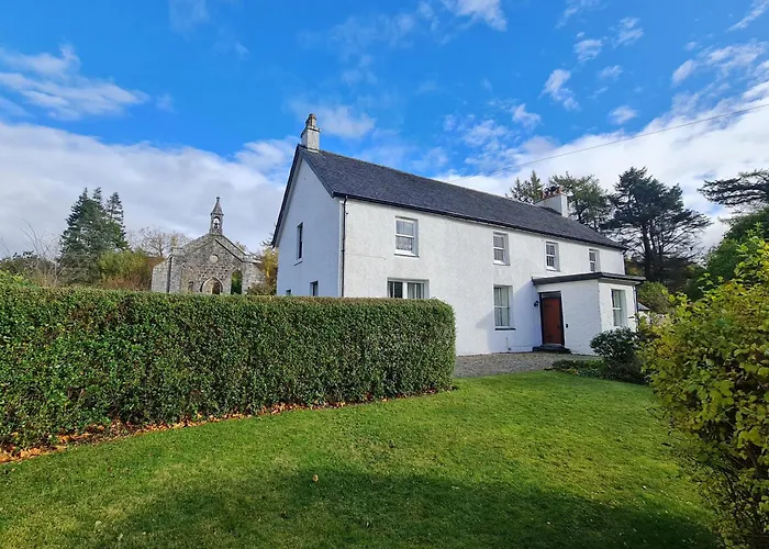 Glenrigh House - Beautiful Garden With Old Church Ruin