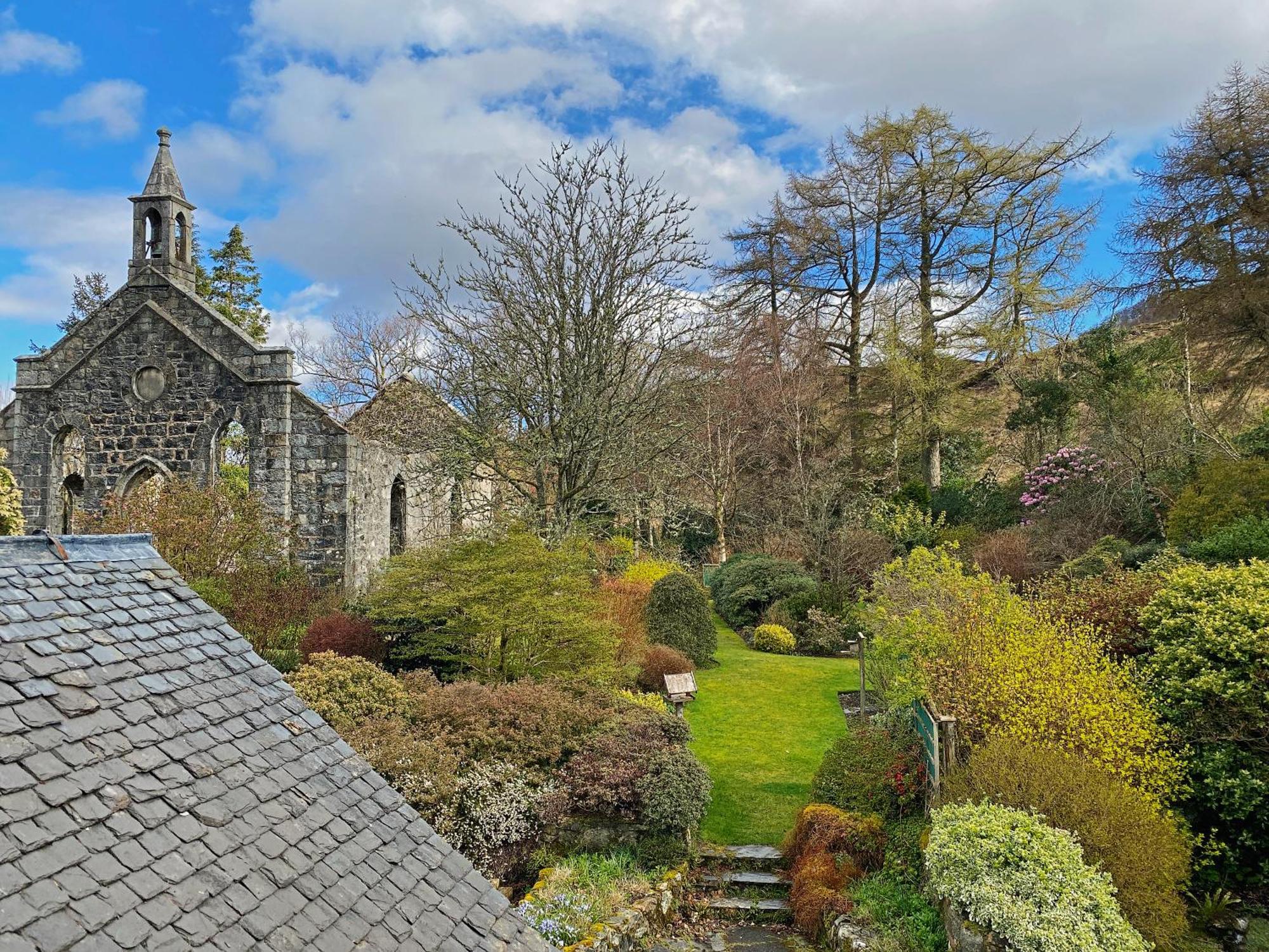 Holiday home Glenrigh House - Beautiful Garden With Old Church Ruin