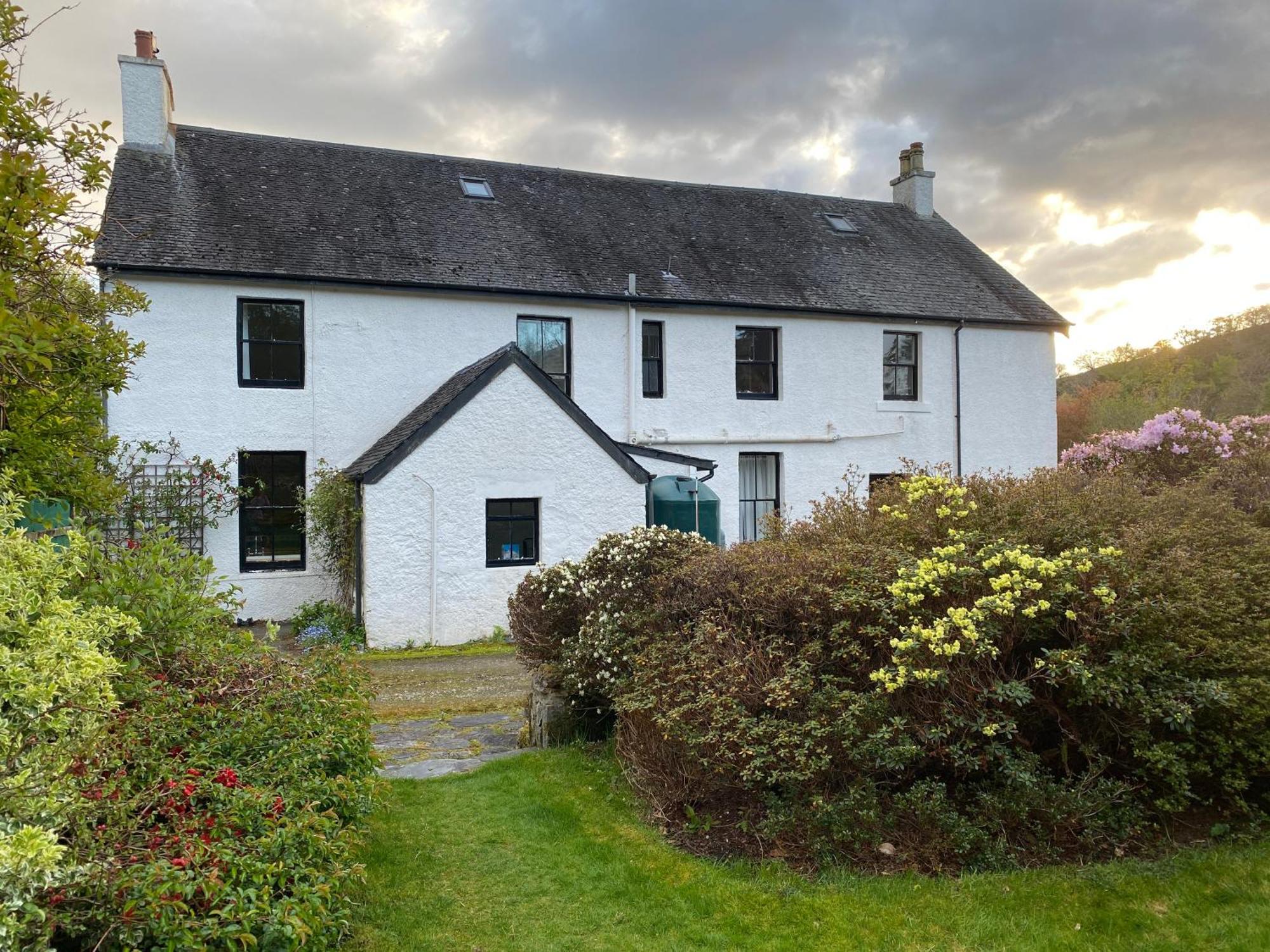 Holiday home Glenrigh House - Beautiful Garden With Old Church Ruin *