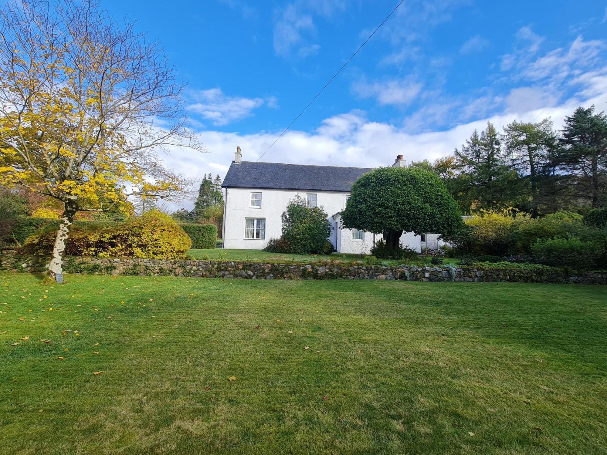 Holiday home Glenrigh House - Beautiful Garden With Old Church Ruin Onich